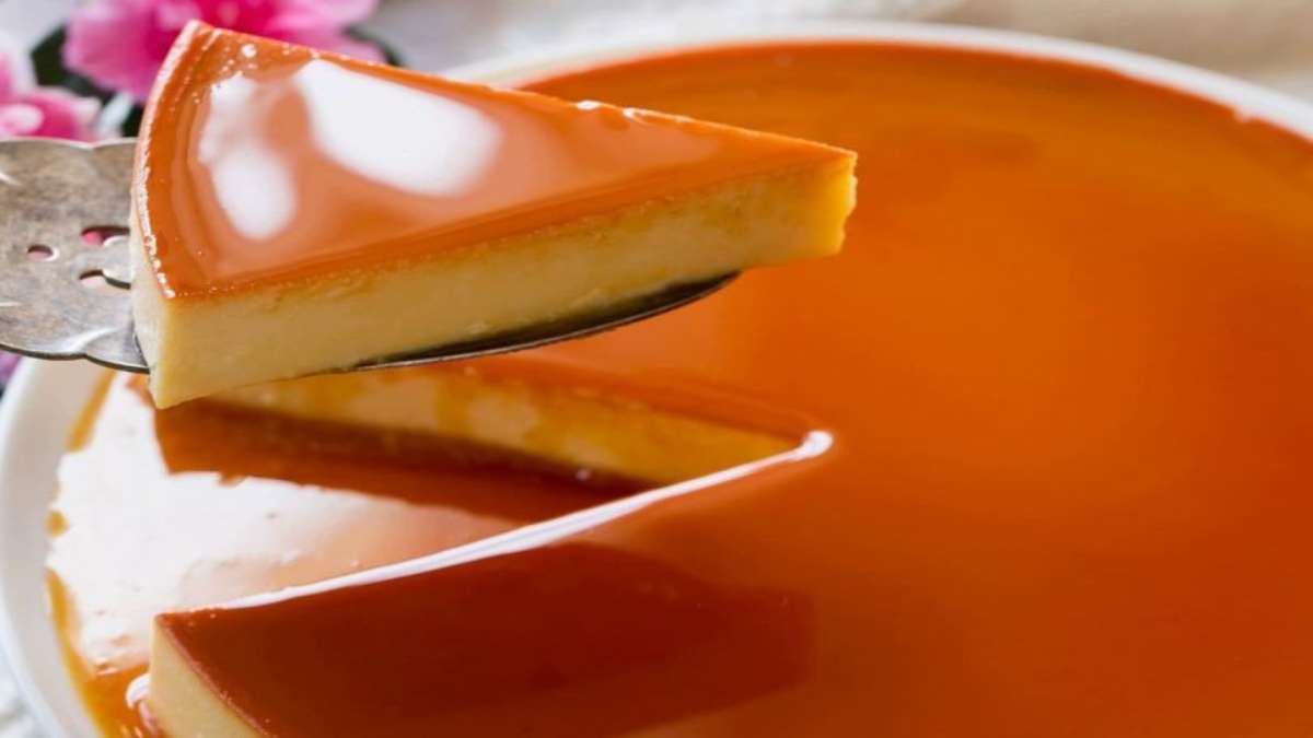 Buřtový puding se karamelovou omáčkou, lákavý a jemný!