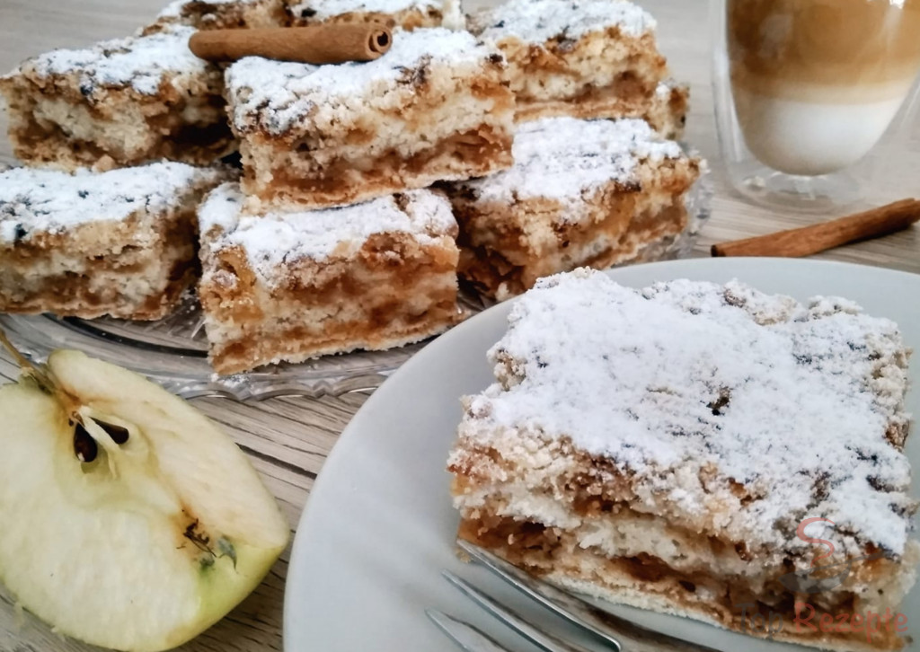 Koláč s jablky a skořicí nalámaný na hrnec, recept na hrnek!