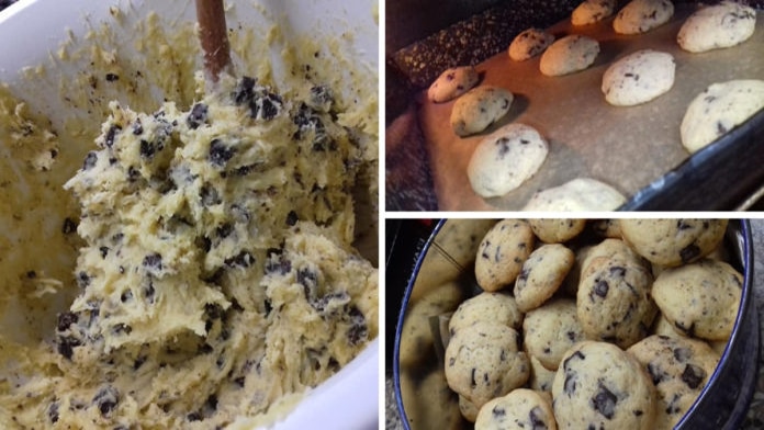 Oblíbené domácí cookies sušenky s kousky čokolády – Snadný a rychlý recept!