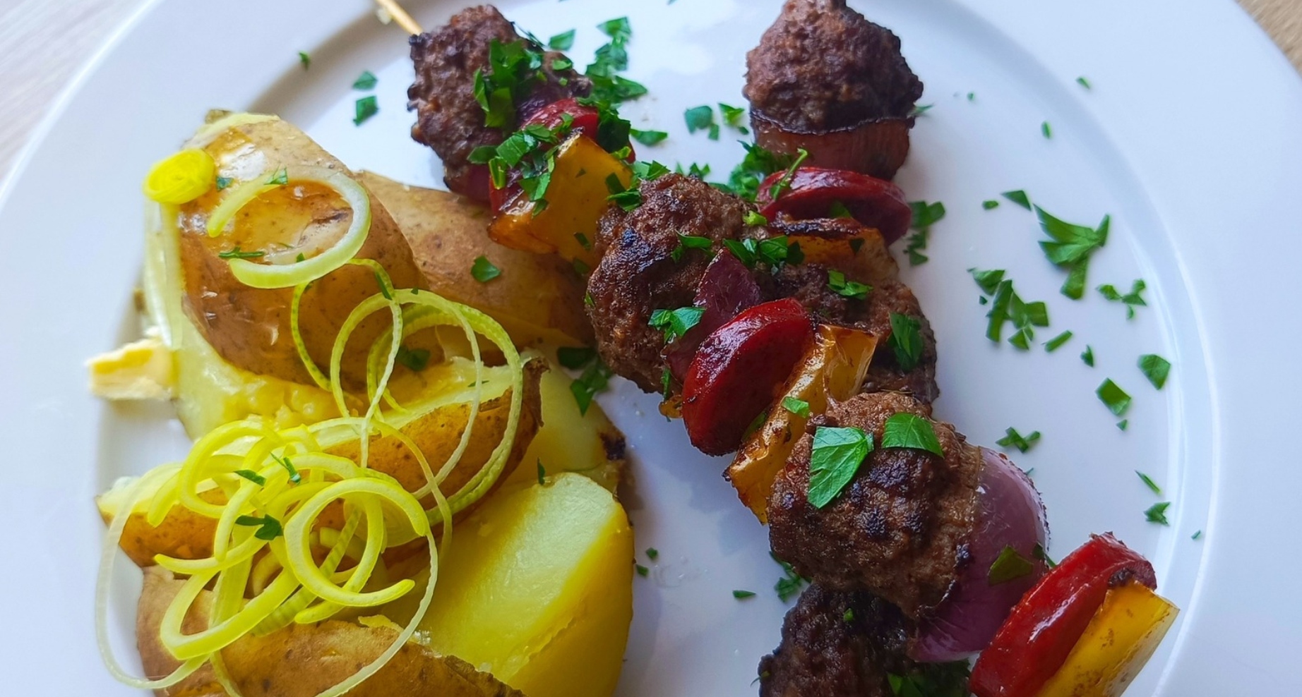 Recept na luxusní špízy s masovými kuličkami