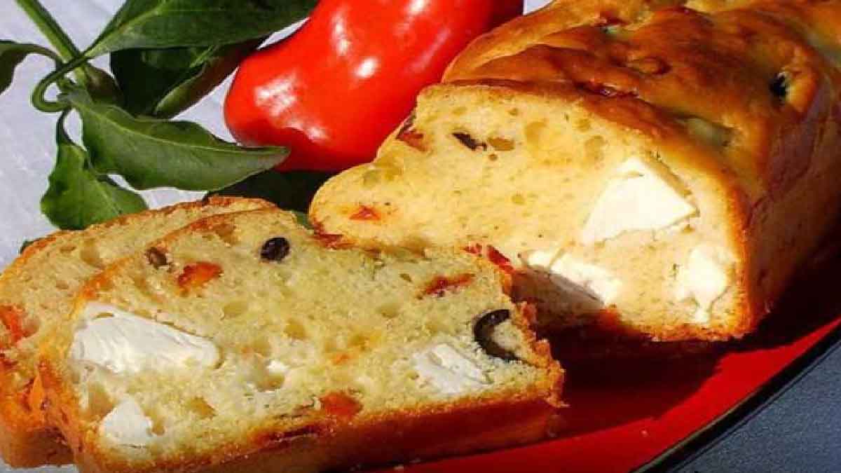 Vaječný dort se paprikami, olivami a fetou: vynikající a lehký slaný dort