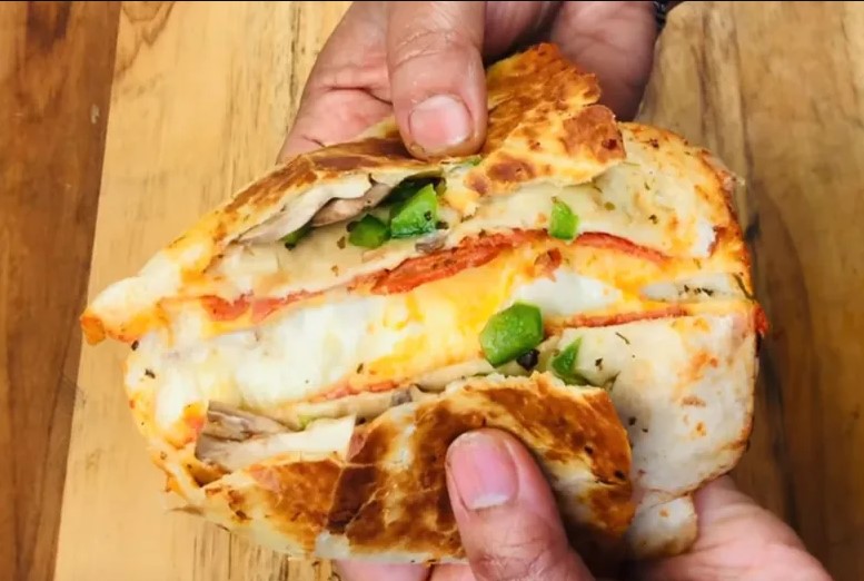 Absolutní hit z TikToku. Recept na tortillu a la pizza