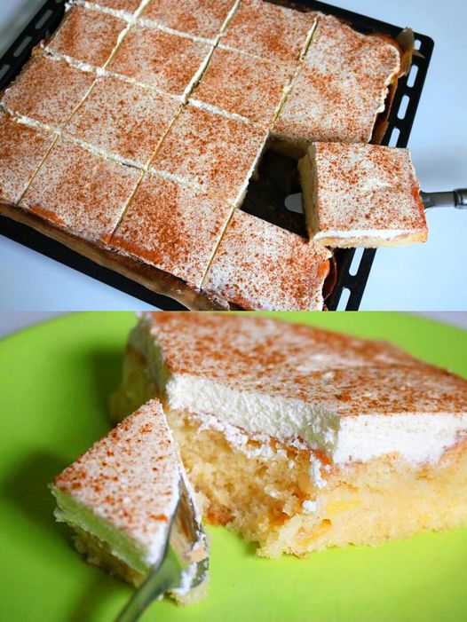 Jablečný koláč s 2 kelímky šlehačky a 2 kelímky zakysané smetany