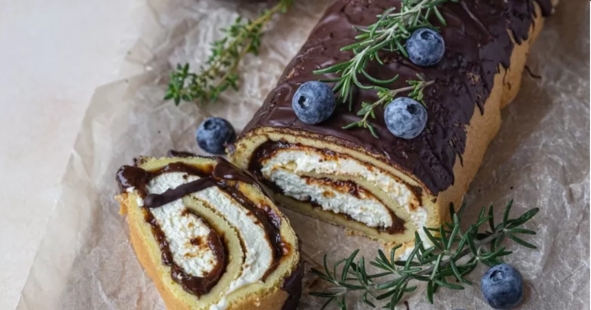 Babiččina VÁNOČNÍ ROLÁDA s marmeládou a bohatým tvarohovým krémem! Každá návštěva chce recept…