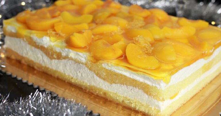 Broskvový koláč s příchutí šampaňského: Jedinečný recept!