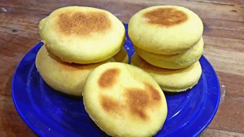 Chlebové placky, které jsou fantastickou náhradou klasického pečiva a na jejich přípravu nepotřebujete ani zapínat troubu !