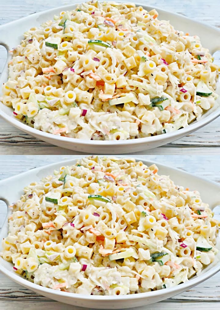 Jednoduše Schmakofatz! – Nejlepší barevný těstovinový salát se zakysanou smetanou