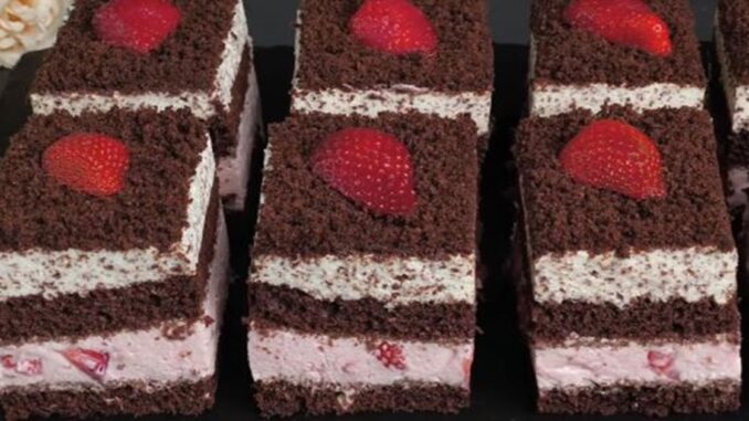 Jarní jahodový koláč: Roztaje v ústech, hotový za půl hodiny