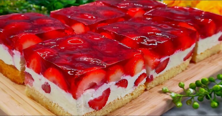 Letní koláč, který se až rozplývá v ústech. Neuvěřitelně chutný!