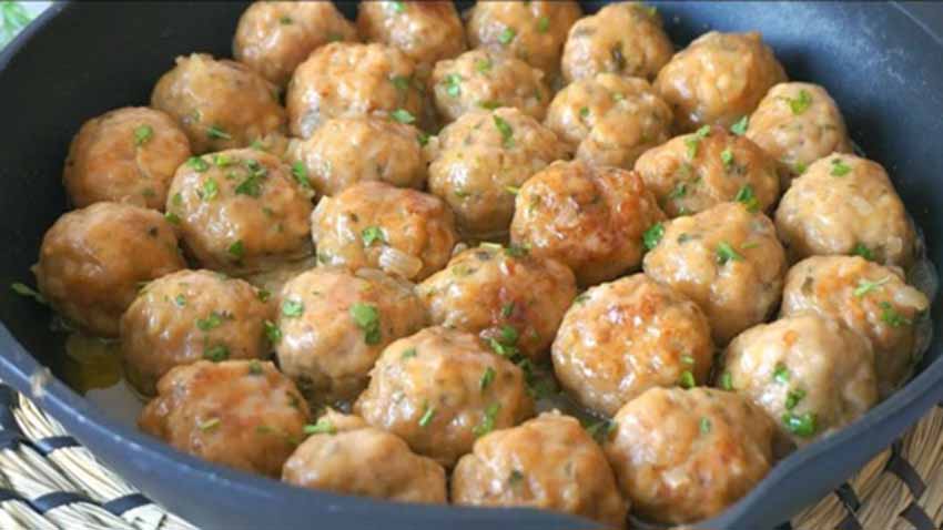 Minutkové masové kuličky na česneku a pivu: Nic lepšího z mletého masa jsem nejedla !