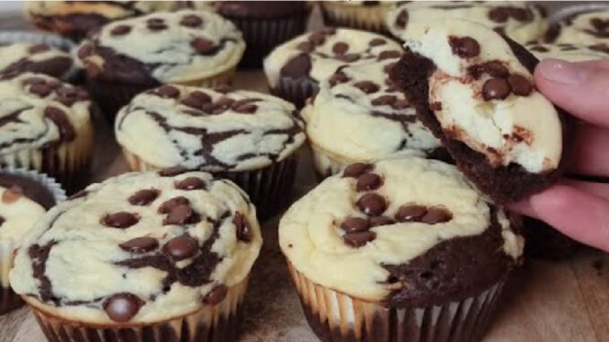 Neuvěřitelně chutné čokoládovo-tvarohové muffiny