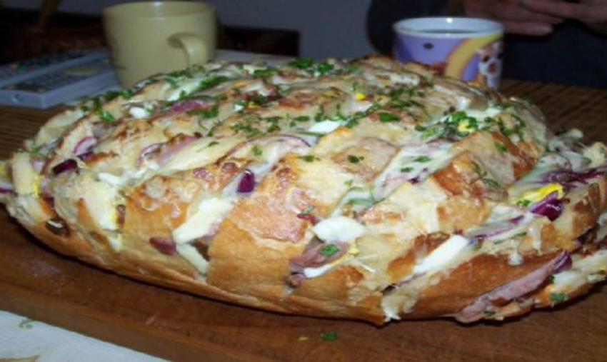 Nevyhazujte starší chléb! Naučíme vás recept, který si zamilujete vy i každá vaše návštěva