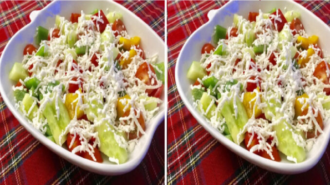 Nic se nehodí lépe ke grilování : Šopský salát je hotov jedna-dvě!