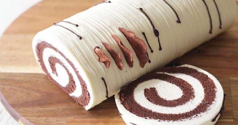 Působivá roláda s tvarohovým krémem: Tímto dezertem překvapíte naprosto každého !