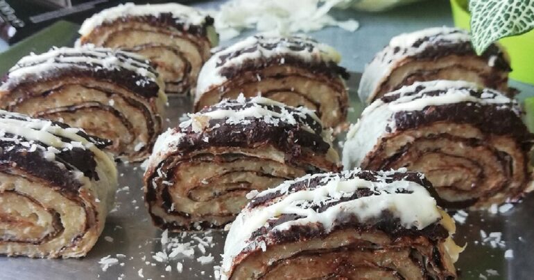 Rychlý a zdravý dezert: Roláda se strouhaným kokosem a čokoládou. BEZ PEČENÍ !