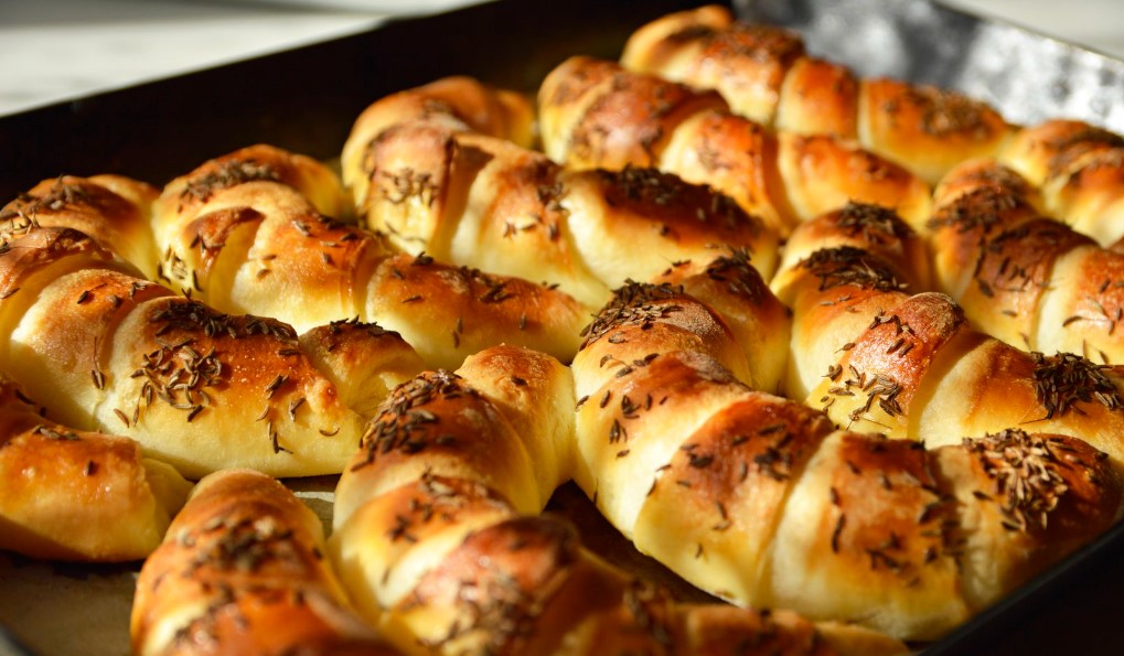 Slané rohlíčky plněné sýrem, které ocení každá návštěva