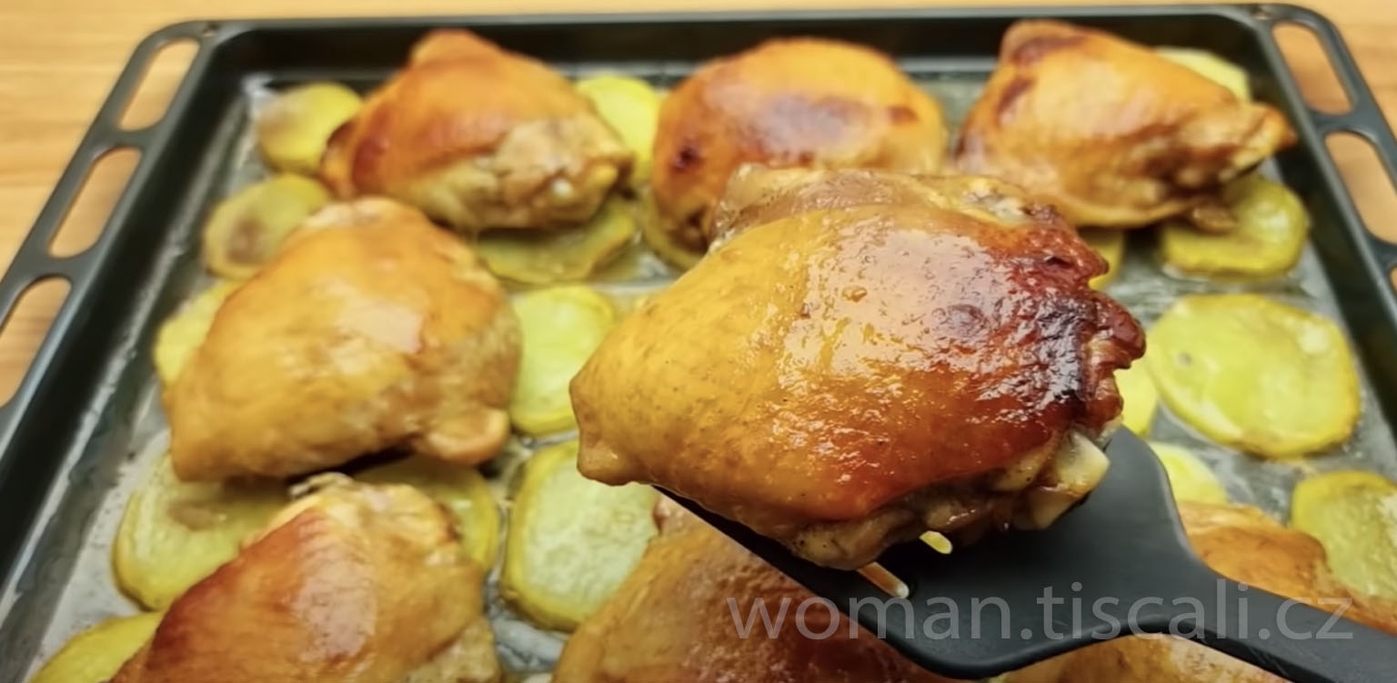 Tento RECEPT mé babičky zapůsobil na každého: Skvělý oběd na jednom plechu – rychlý a jednoduchý recept !