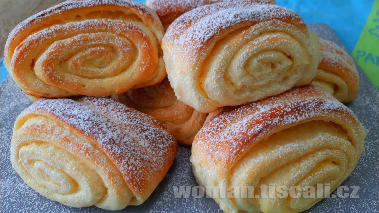 Toto už není jen obyčejné sladké pečivo, ale skutečný dezert: Nadýchaní šneci z kynutého těsta, plněné delikátním krémem !