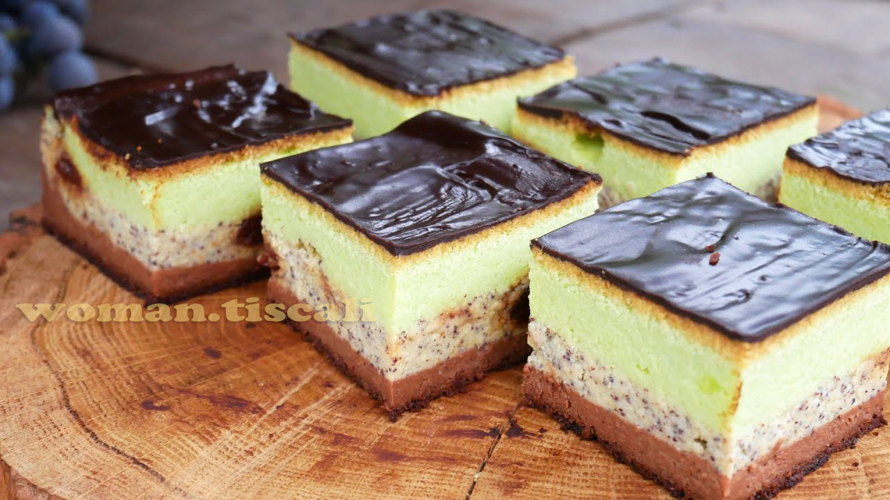 Tvarohový koláč „Tří chutí“ Bez těsta. Peču už třetí plech a nemůžem se dojíst – jednoduchý a fantastický recept !