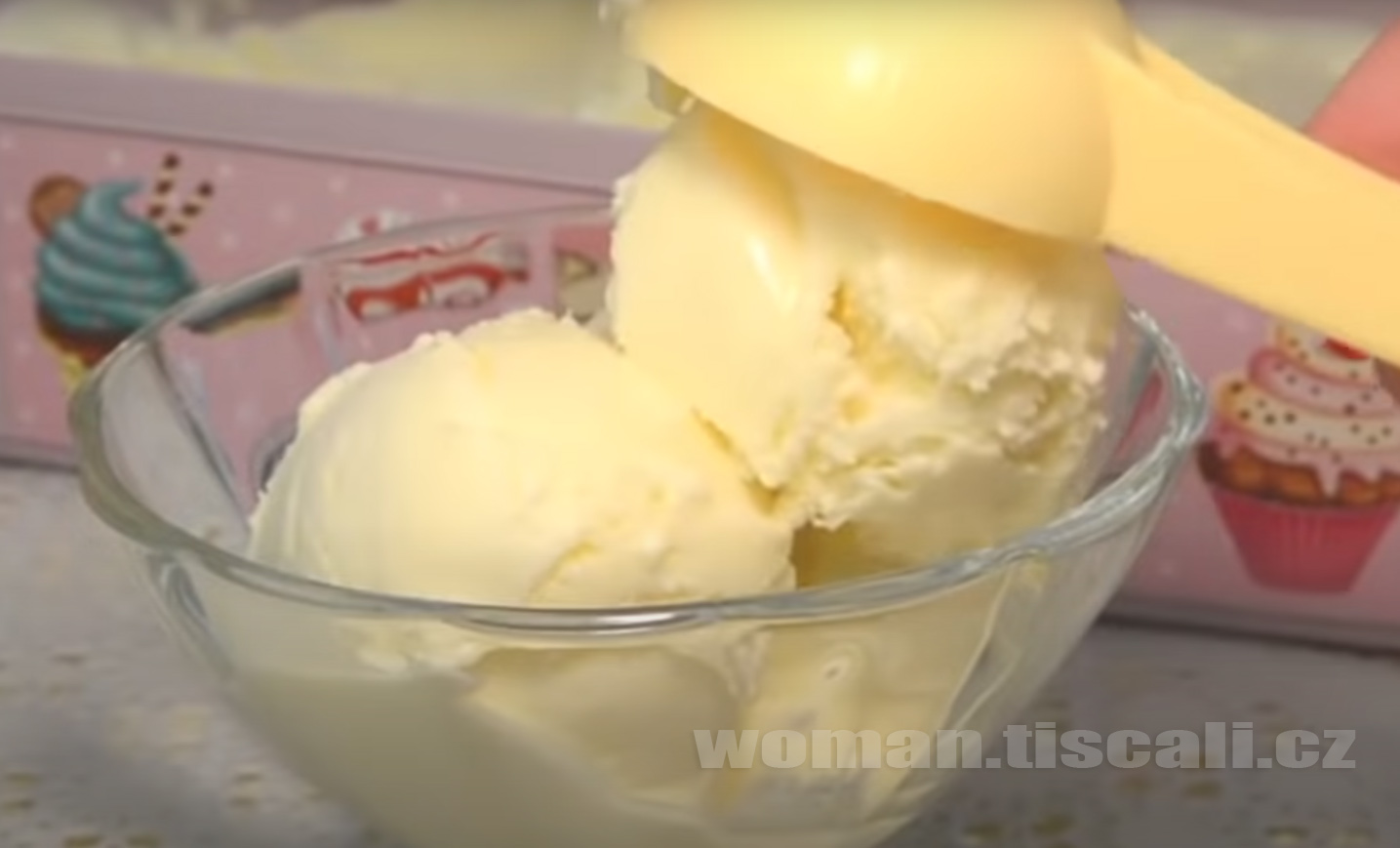 Vynikající domácí zmrzlina z 5 surovin: Jednoduchý recept, který si hned zapamatujete a děti ji budou zbožňovat !