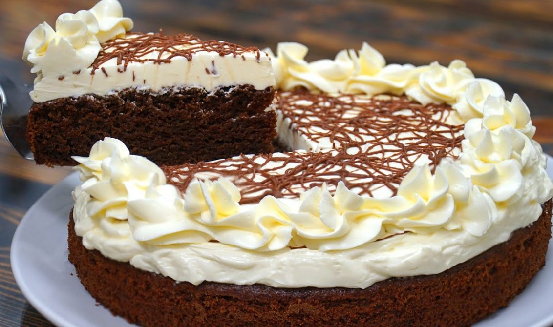 Žádné vejce a pochoutka jako hrom: Tato čokoládový dort s vanilkovým krémem patří mezi hvězdy každé oslavy !