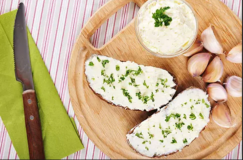 Když se vrátila z práce, zůstala jako opařená. Dcera jí připravila takovou večeři, jakou už dlouho neochutnala!