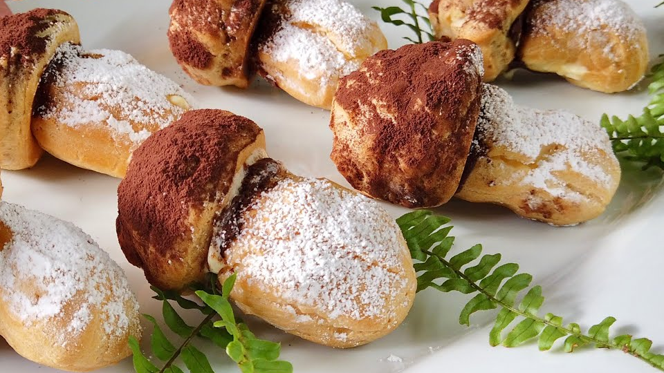 Takové hříbky v lese určitě nenajdete: Originální sladké koláčky s dvojitým krémem, které potěší nejen mlsné houbaře!