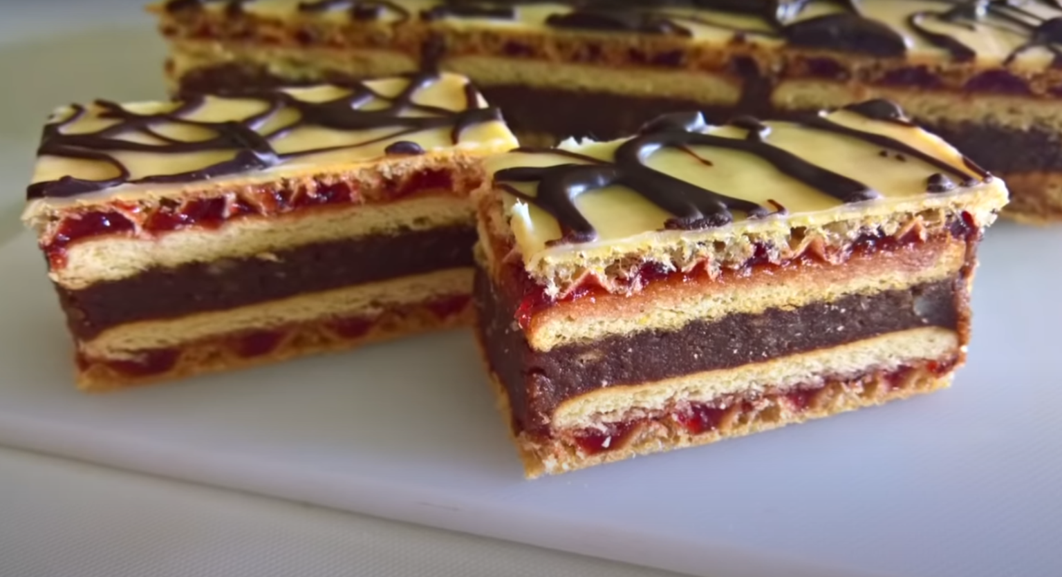 Toto je lepší než griliášky: 15-minutové oplatkové řezy bez pečení, vypadají i chutnají úžasně !