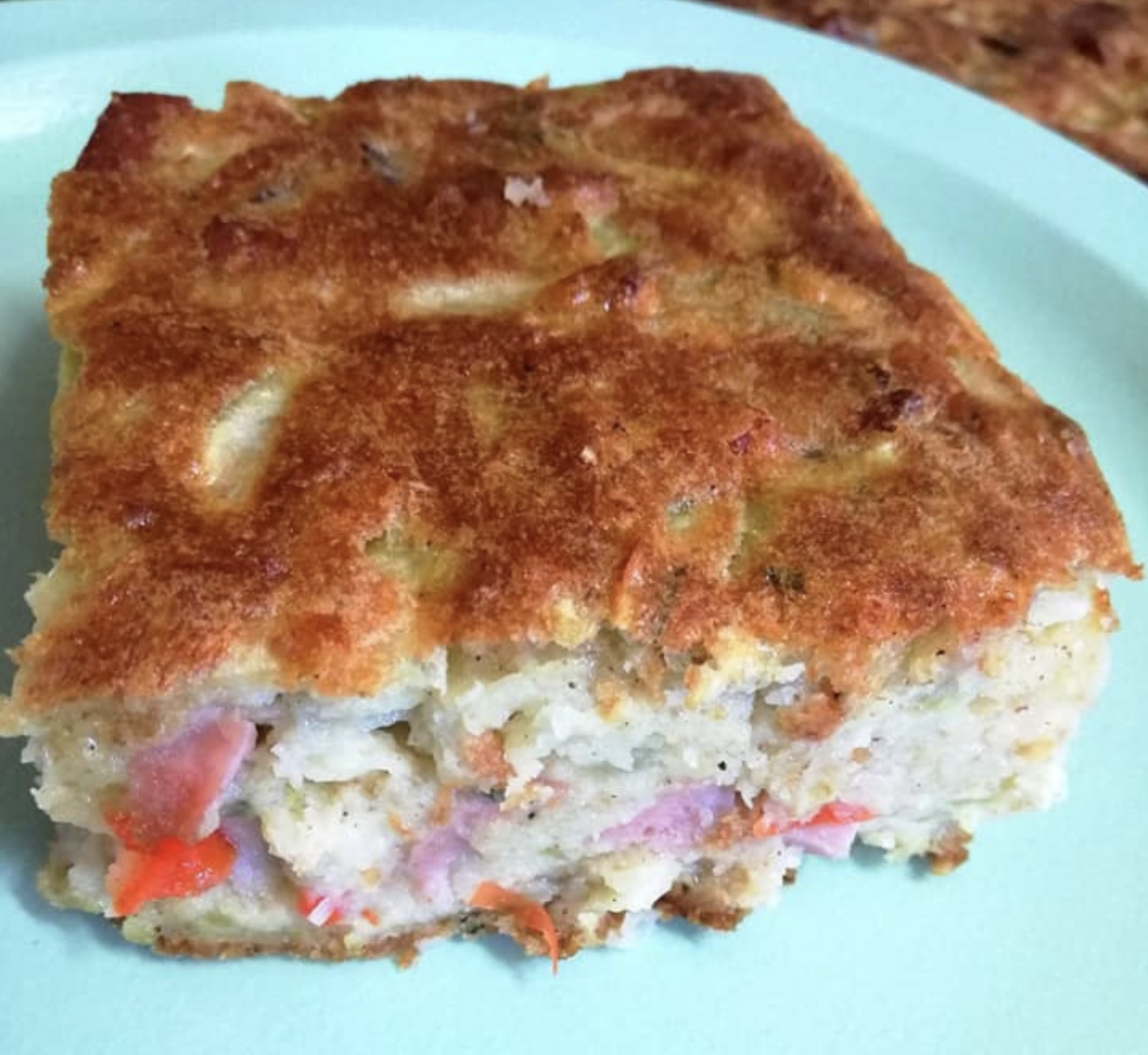 VELIKONOČNÍ slaný koláč: 5 vajec, 5 lžic smetany, 5 lžic mouky, kousek šunky a pohoštění máte vybaveno !