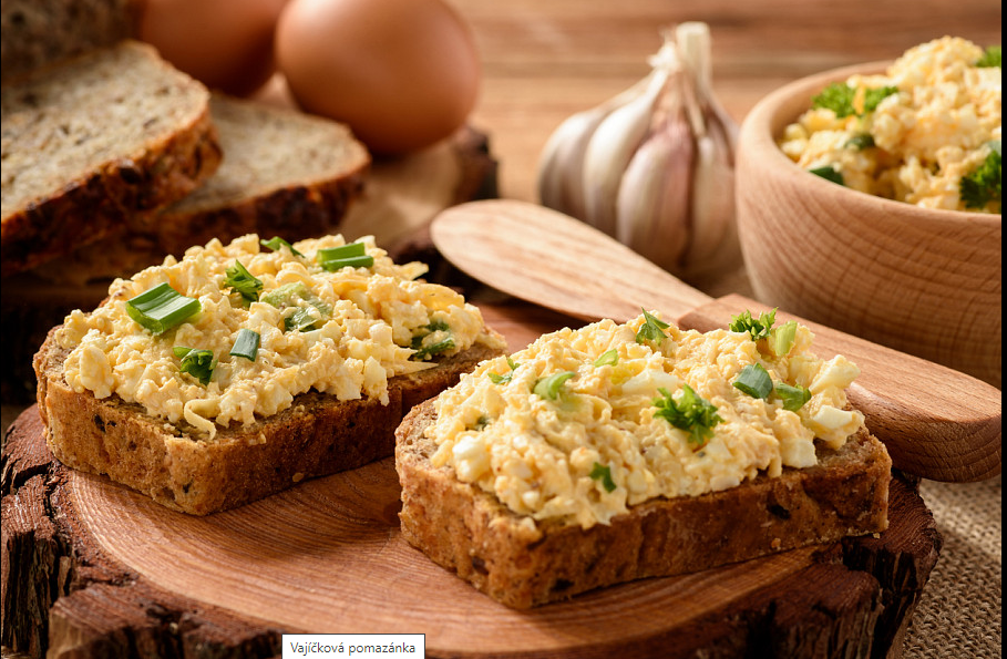 Vsadila na osvědčenou klasiku a vyhrála. Za 10 minut připravila luxusní pomazánku z domácích vajec a stala se královnou hostitelek!