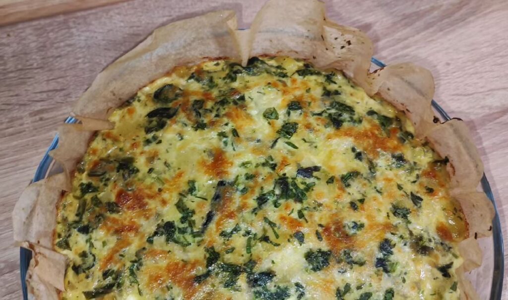 Dnes večer jsem chtěl jíst lehce a nízkokaloricky, takže jsem připravil tento slaný koláč s 260 kaloriemi!