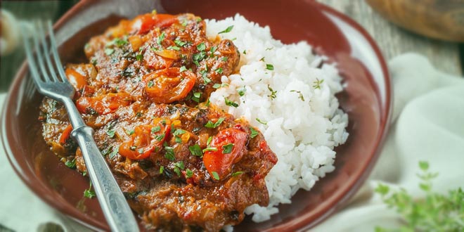 Hovězí guláš s konjakovou rýží – Low carb