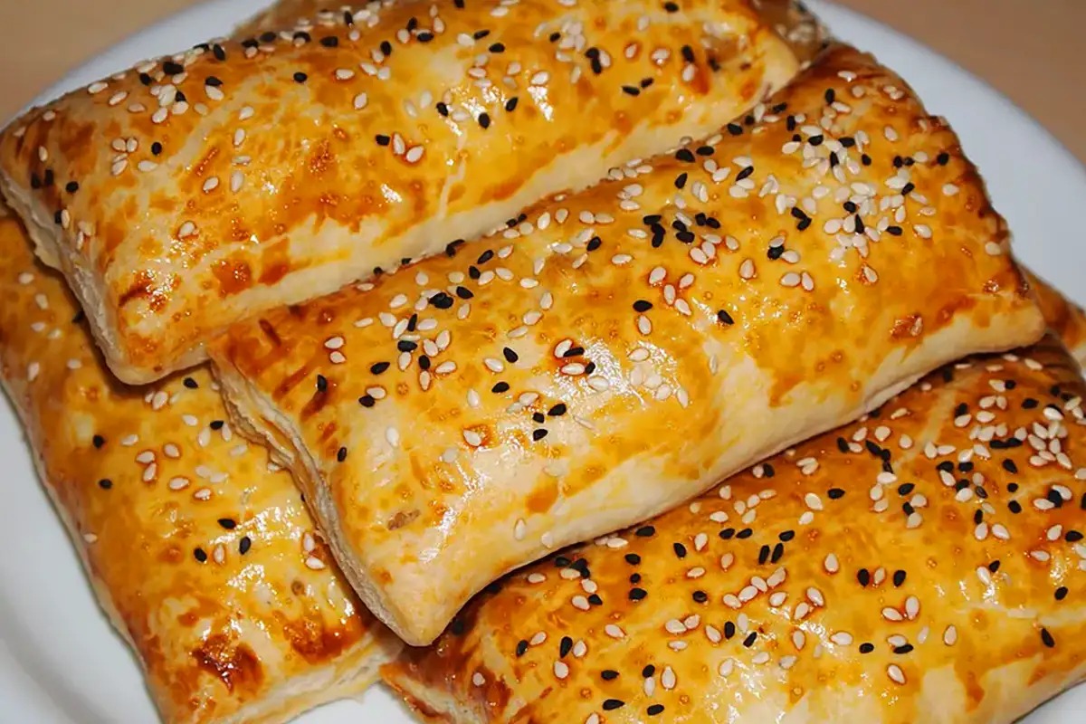 Listové těsto plněné gyrosem a fetou – recept