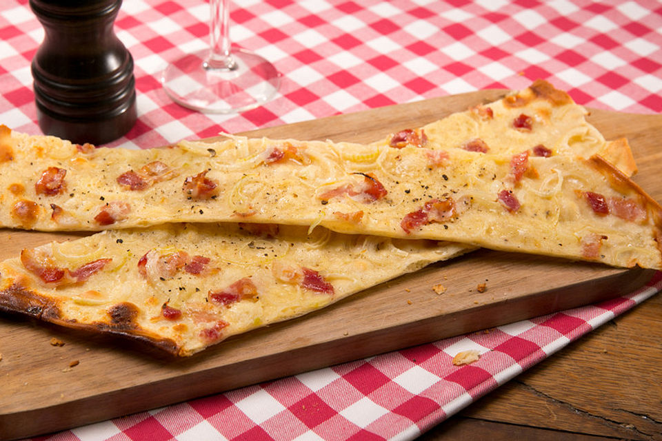 Elsässischer Flammkuchen