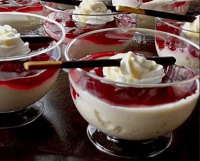 Vaječný likér s ovocem – recept