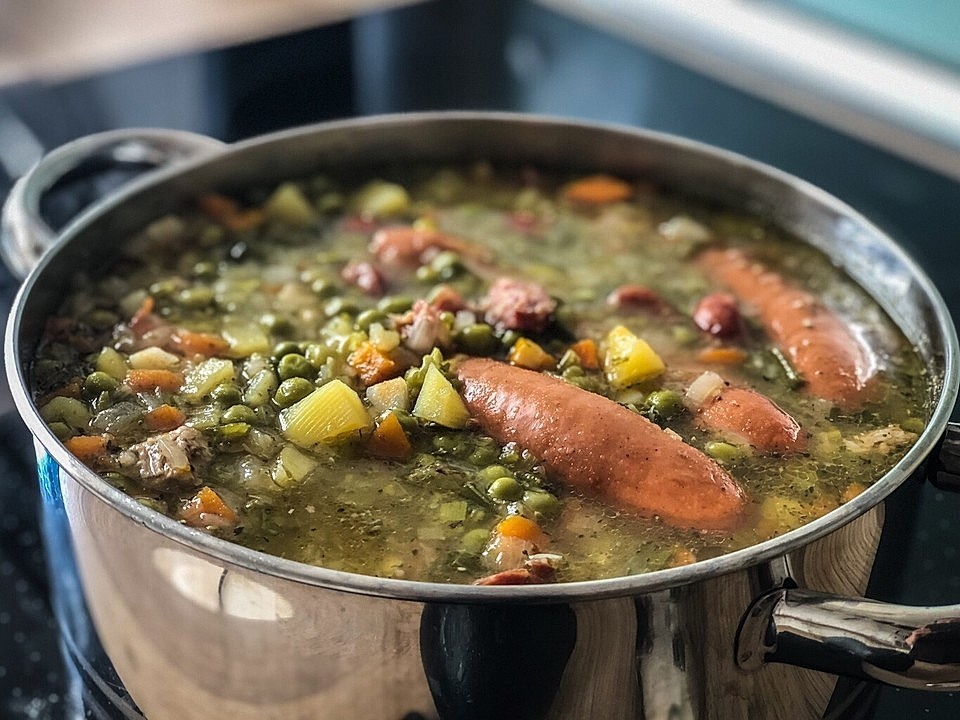 Sytá hrášková polévka