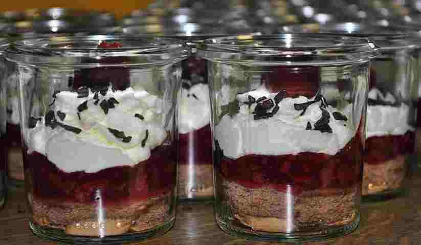 Dezert Schwarzwaldská třešeň připravený za 10 minut!