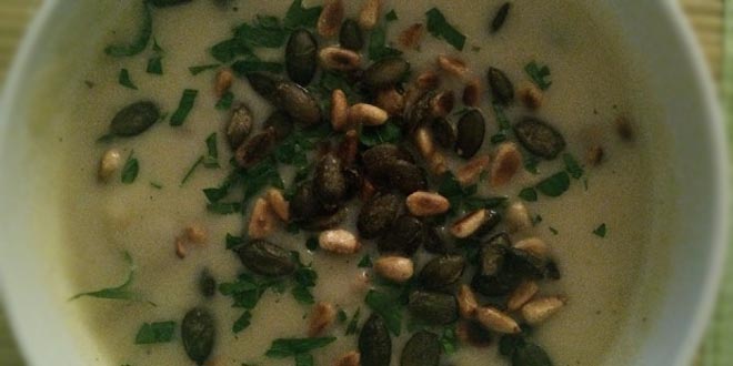 Květáková polévka (nízkosacharidová, nízkotučná, rychlá)