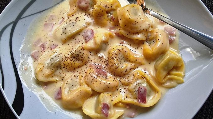 Tortellini se smetanou