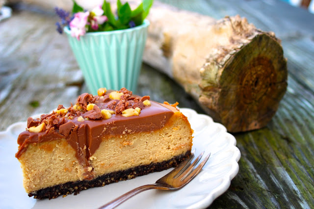 Pěnivý arašídový cheesecake