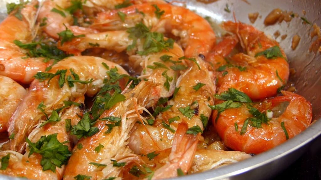 Kuchař v mé restauraci připraví krevety za 10 minut a ochutí je takto: Přidá je do těstovin nebo je podává jako předkrm!