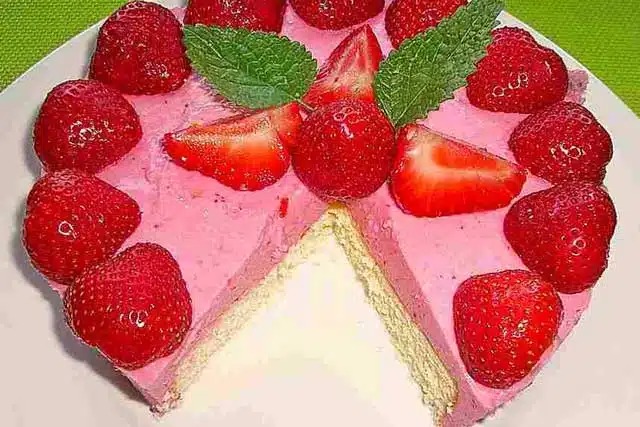 Jahodový jogurtový dort – recept