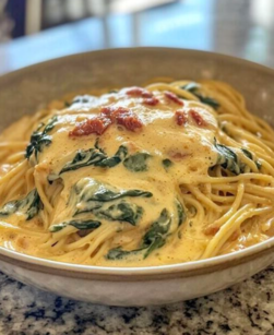 Spaghetti mit Spinat Frischkäse-Sauce