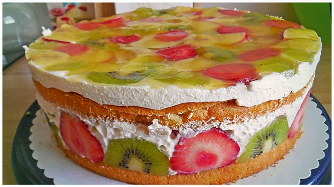 Obst Quark Torte en tchèque se traduit par : Ovocný tvarohový dort