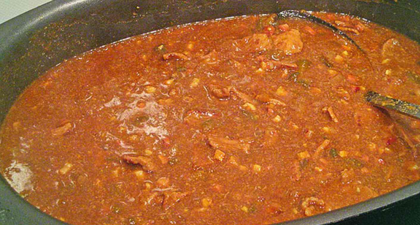 Rouladentopf se traduit en tchèque par **”Rouládový hrnec”**.