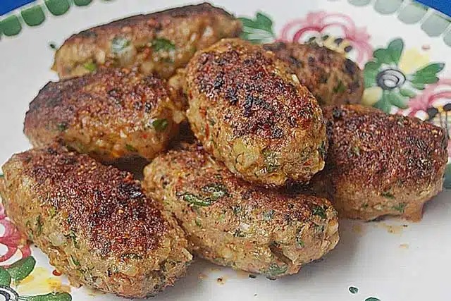 Turecké taštičky s jogurtem a salátem – jednoduchý a chutný recept