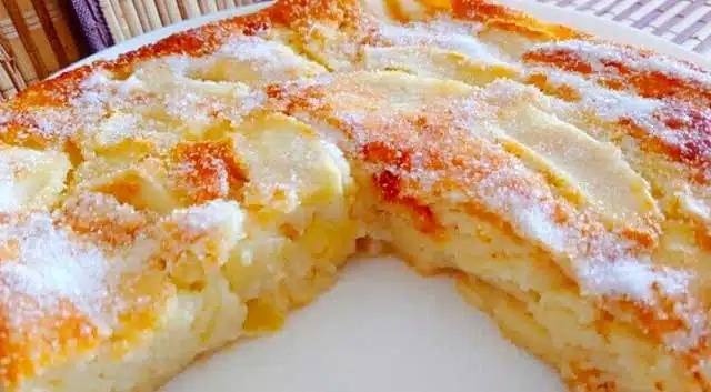 Recept na jablečný jogurtový koláč, který se rozplývá na jazyku!