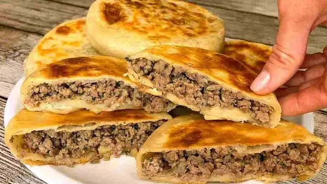 Placka plněná mletým masem – vydatný recept!