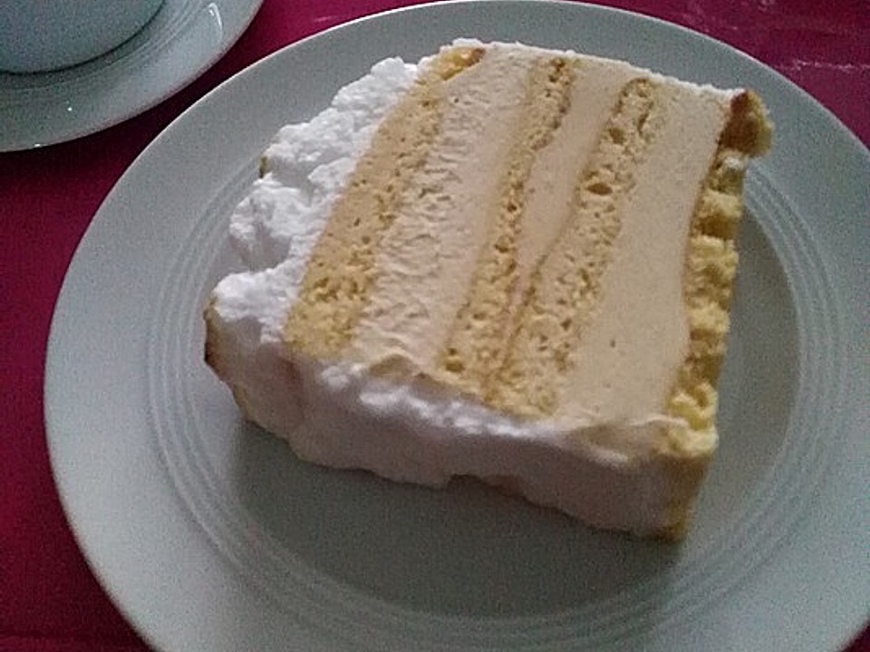 Schneekönigintorte en tchèque se traduit par : Dort Sněhové královny.