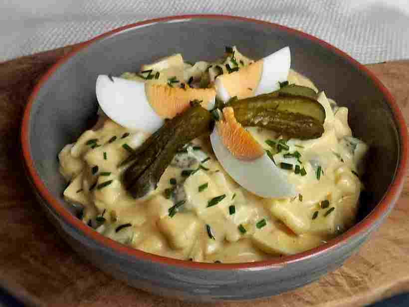 Opas Eiersalat en tchèque se traduit par :  
**Děda Vaječný salát**